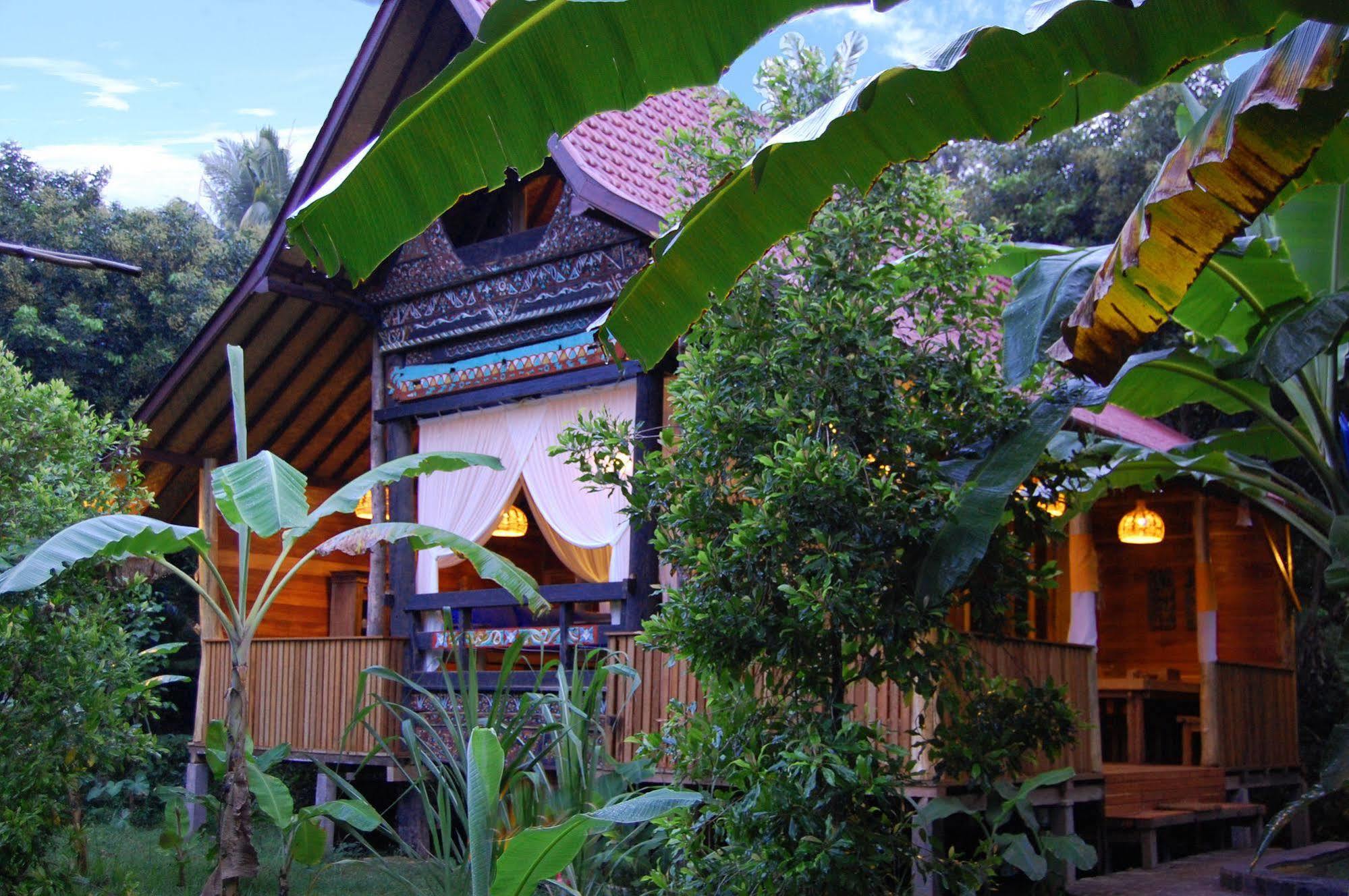 Indo Rumah Zengarden Buleleng  Exterior photo